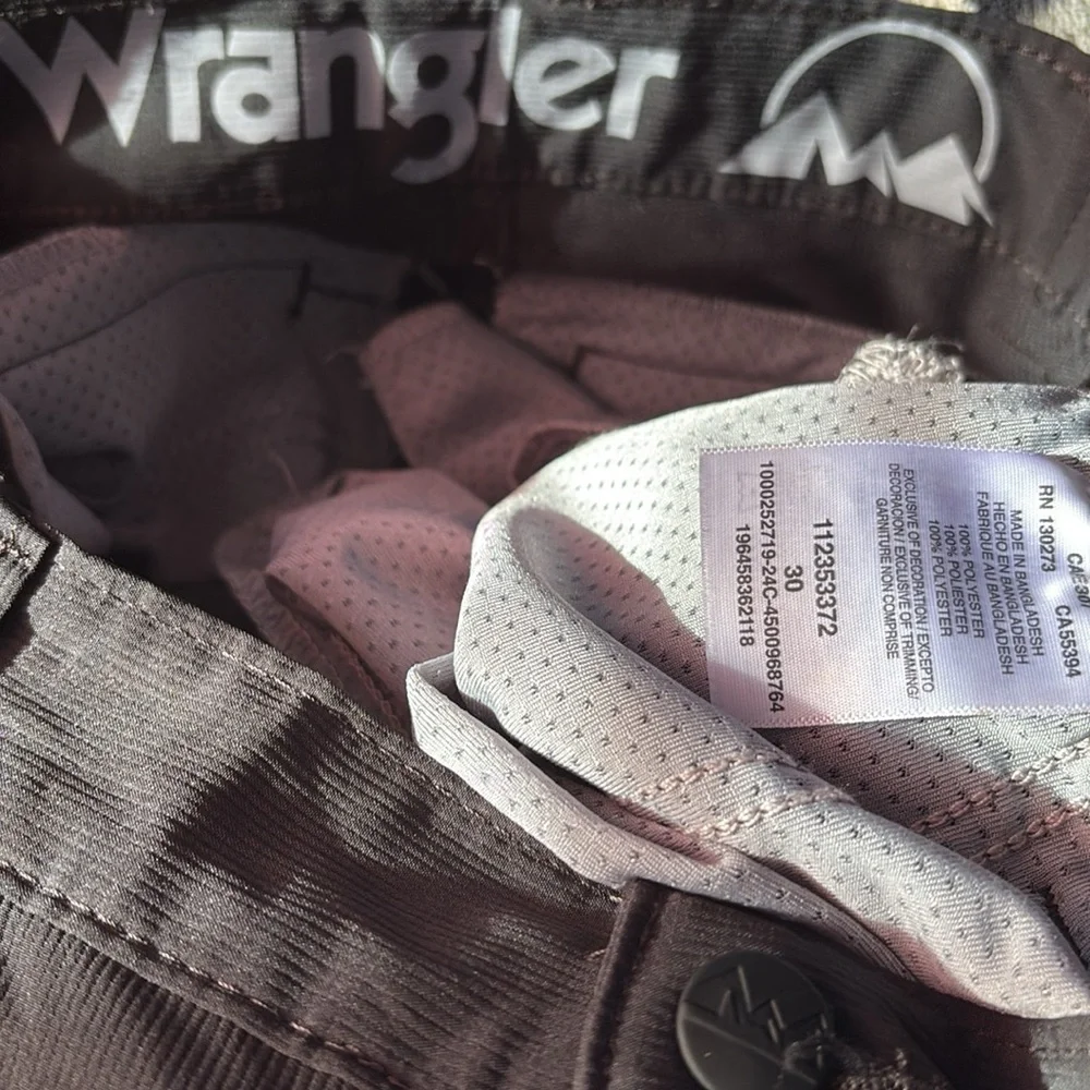 WRANGLER MEN'S FIELD UTILITY SHORT - Picture 2 of 5